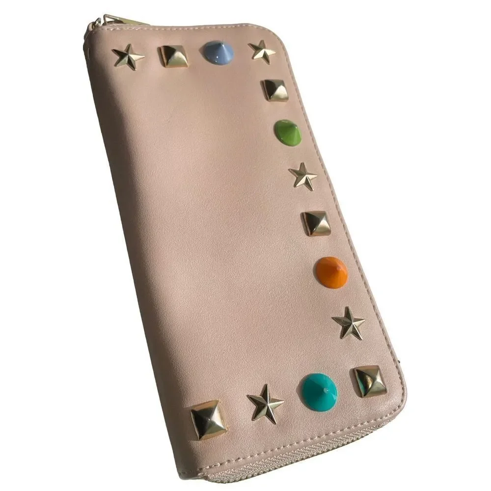 Vintage Stud Wallet - Picture 1 of 8